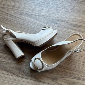 Naturalizer Off-White Peep Toe, Size 7-1/2 Wide, 3-1/2” Heel, 3/4” platform